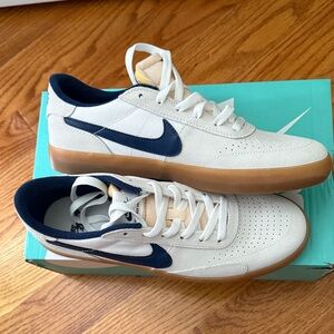 Nike Men's White and Navy Sneakers